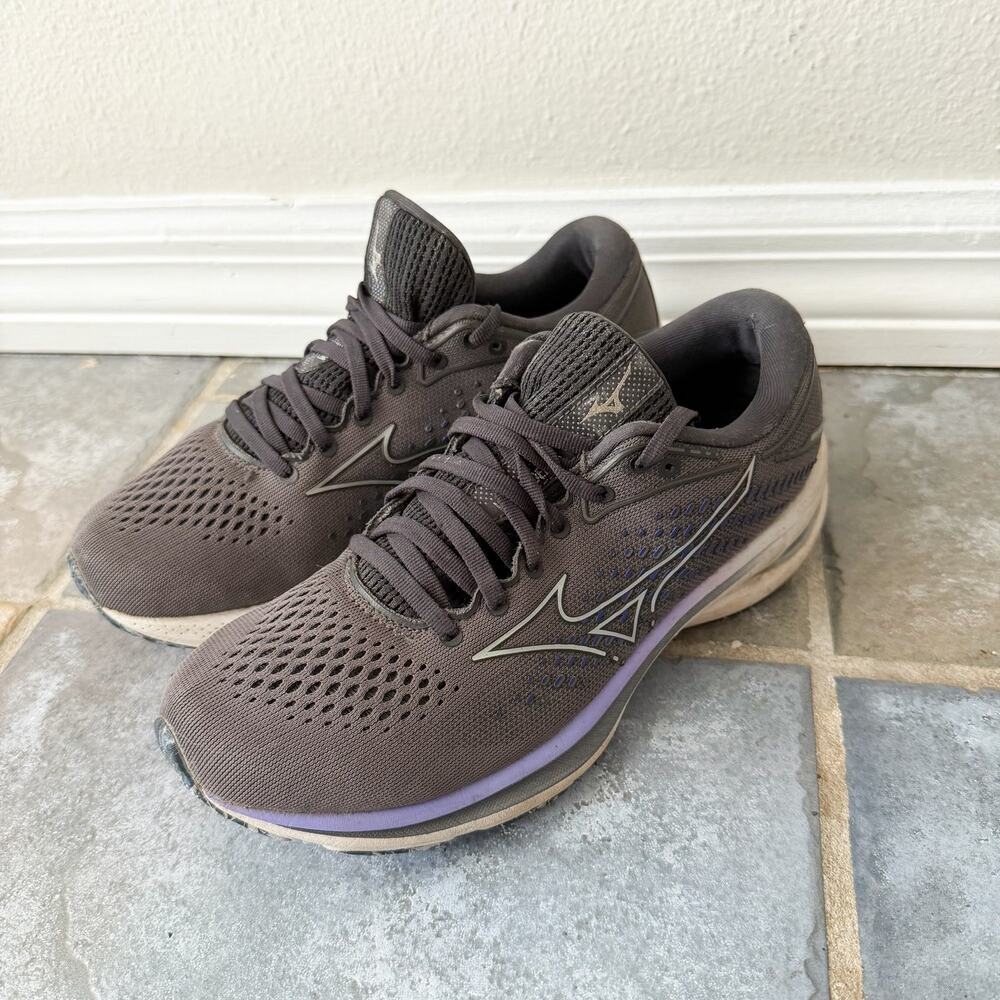 Mizuno Running Shoes Gray Purple Athletic Sneakers Women’s 7.5